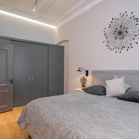 Lutsu Residents - Unique Apartment In Old Town, Keyless Tartu Extérieur photo