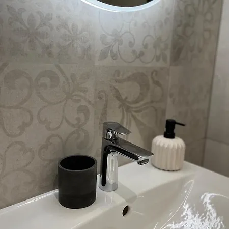 Lutsu Residents - Unique Apartment In Old Town, Keyless Tartu Extérieur photo