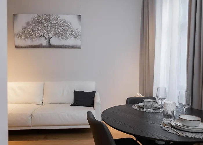 Lutsu Residents - Unique Apartment In Old Town, Keyless