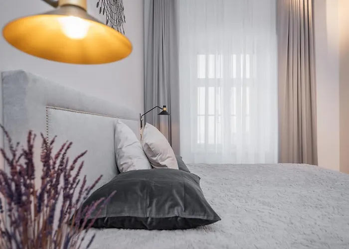 Lutsu Residents - Unique Apartment In Old Town, Keyless