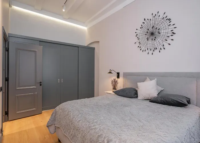 Lutsu Residents - Unique Apartment In Old Town, Keyless