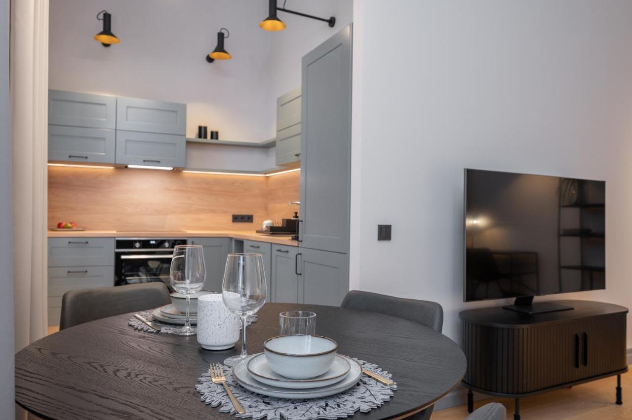 Lutsu Residents - Unique In Old Town, Keyless Apartment *