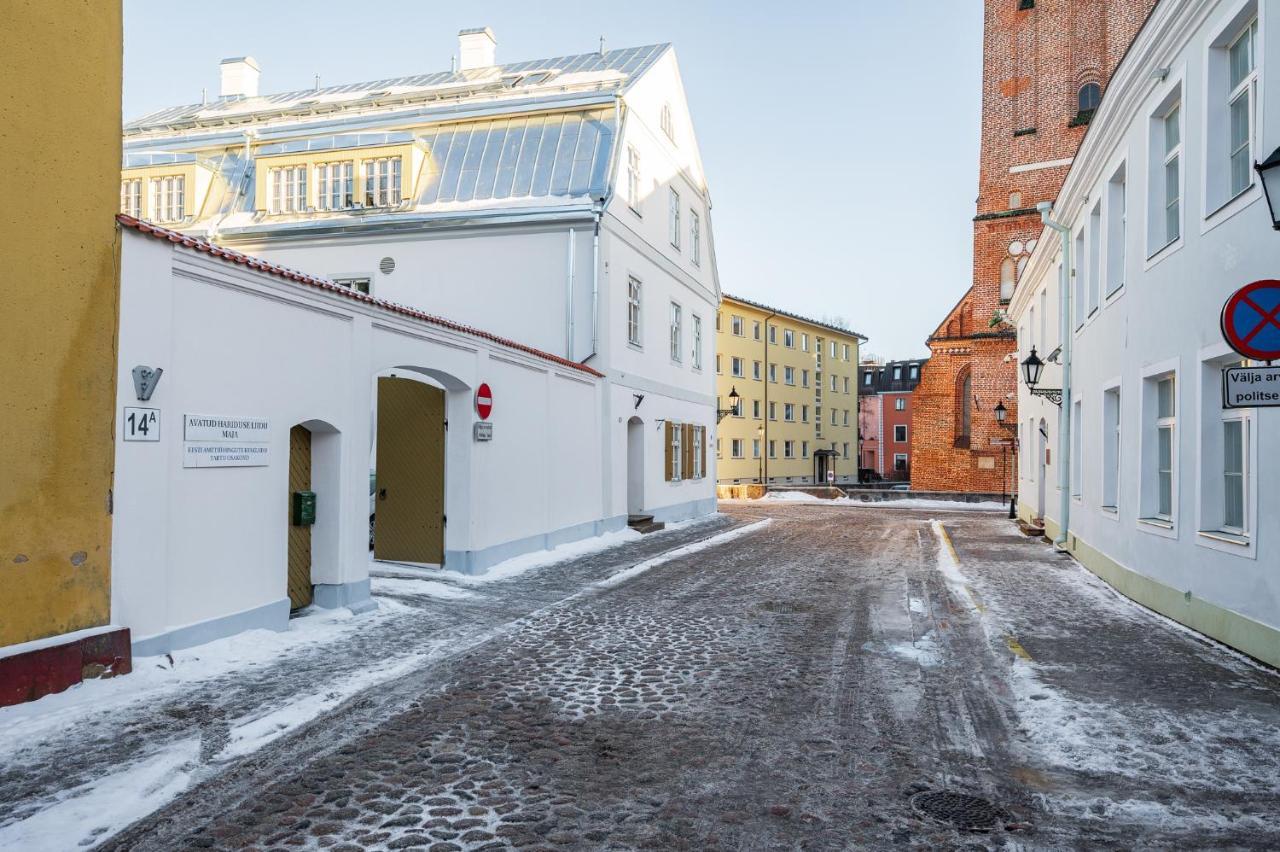 Lutsu Residents - Unique In Old Town, Keyless Apartment *